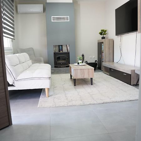 Paulos+Eva House 特里卡拉 外观 照片